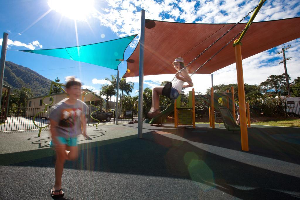 Cairns Crystal Cascades Holiday Park ภายนอก รูปภาพ