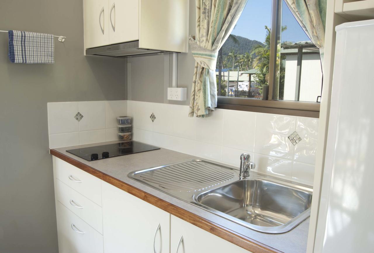 Cairns Crystal Cascades Holiday Park ภายนอก รูปภาพ